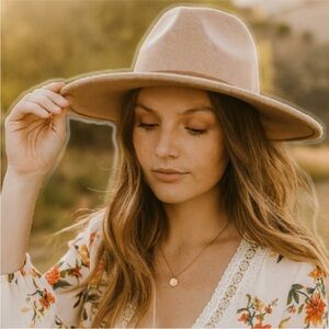 ALTARD’D STATE WESTERN STYLE 100% WOOL WITH LEATHER BAND PALE SALMON PINK HAT